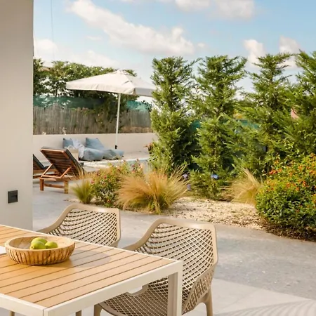 וילה Lotus - Unalome Antipata (Erisos)