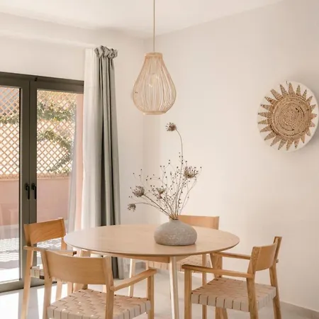 Villa Lotus - Unalome *